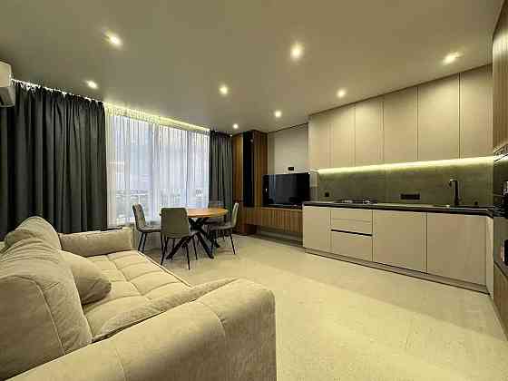 Шикарна двійка з кухнею-студією поблизу центру Ивано-Франковск