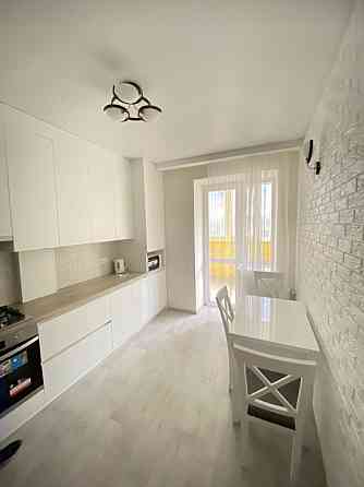 Затишна квартира з балконом 35м2. Мінімальне оформлення. Ірпінь