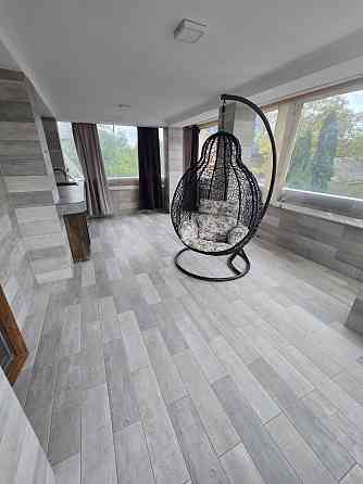 Продається 2 кімнатна квартира з гаражем від власника Черновцы