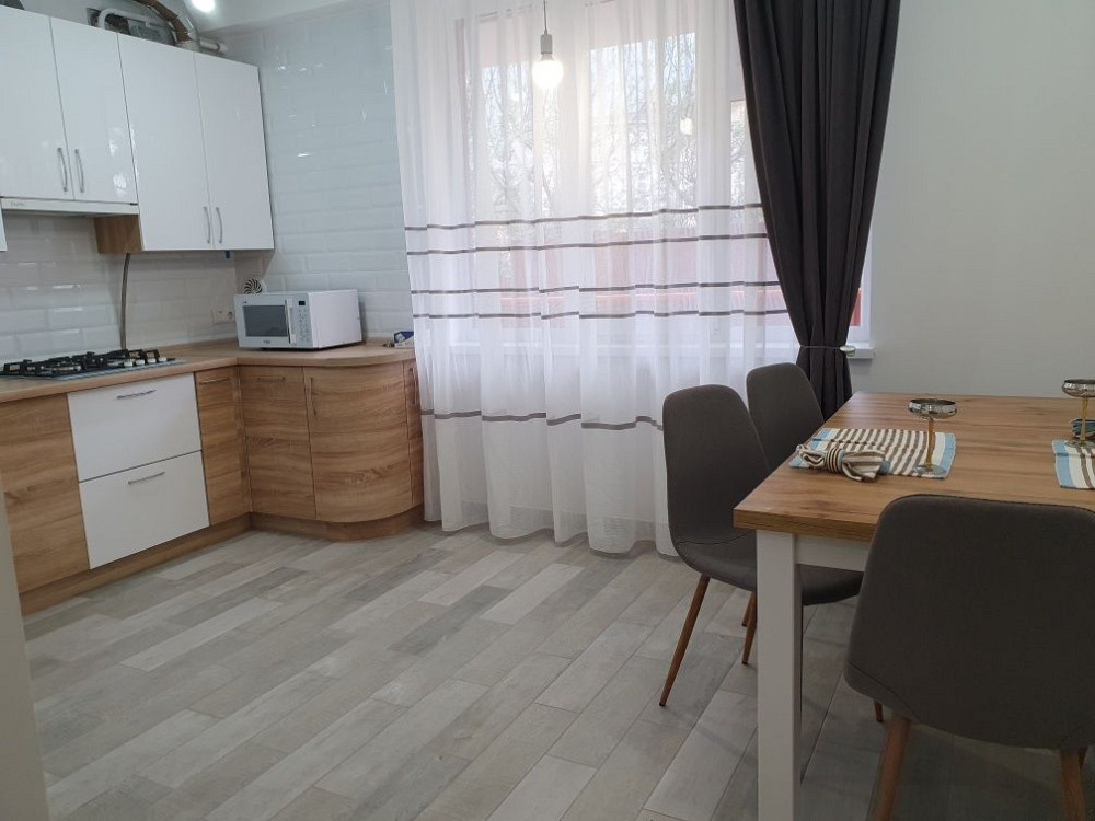 Продається 2 кімнатна квартира з гаражем від власника Черновцы - изображение 7