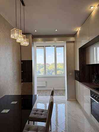 Продається стильна 2-стороння квартира 87.7 М2  Вул Надрічна 2 Ивано-Франковск