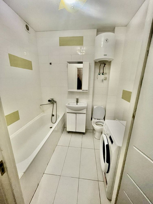 1кімнатна Харківське шосе 15а поряд Дарницька площа Киев - изображение 4