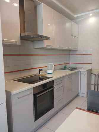 Продаж 1 квартири Драгоманова 2 метро Позняки озеро Сонячне Киев