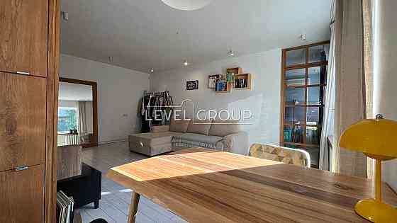 Простора та світла квартира площею 53,3м2 з ремонтом. метро Печерська Киев