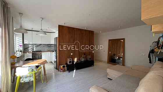 Простора та світла квартира площею 53,3м2 з ремонтом. метро Печерська Киев