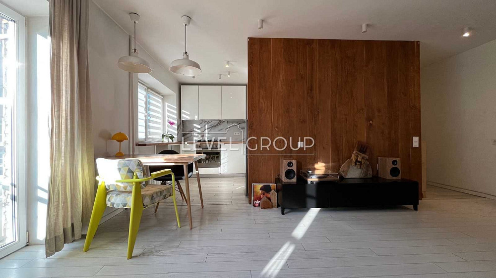 Простора та світла квартира площею 53,3м2 з ремонтом. метро Печерська Київ - зображення 4