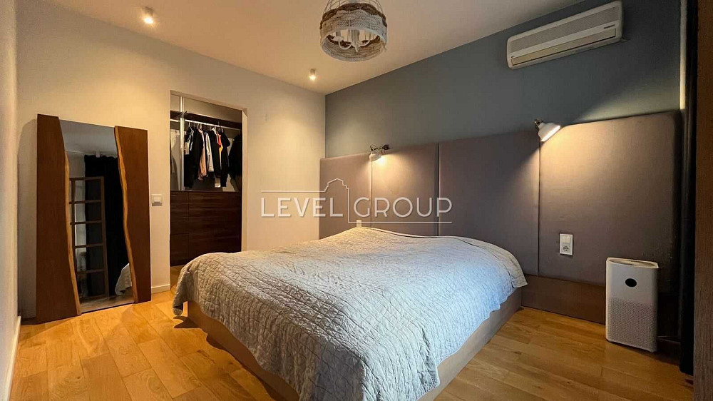 Простора та світла квартира площею 53,3м2 з ремонтом. метро Печерська Київ - зображення 1