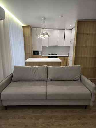 Поруч з Дендропарком. Новобудова. Лісові Гринівці