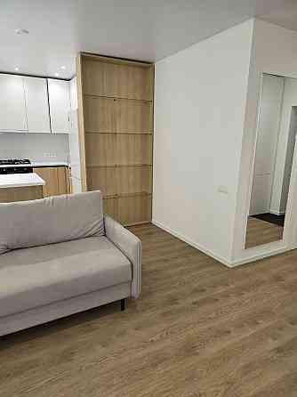 Поруч з Дендропарком. Новобудова. Лісові Гринівці