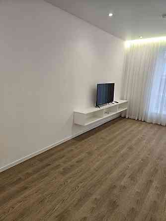 Поруч з Дендропарком. Новобудова. Лісові Гринівці