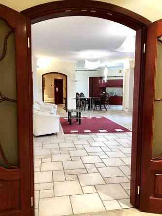 Аренда квартиры 4 комнаты 210м² Печерск ЦЕНТР ул Лескова / Алмазова Киев