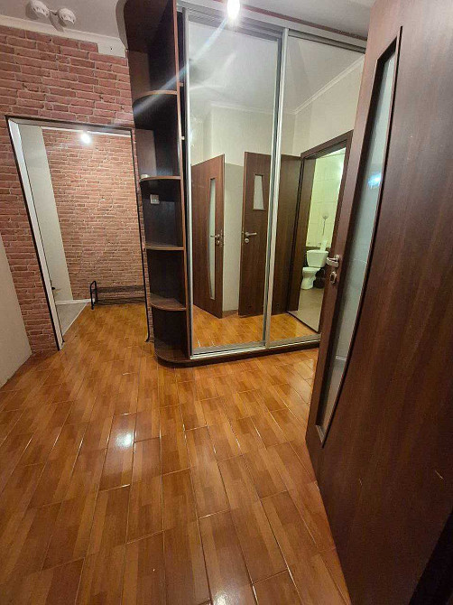 Продам трикімнатну. Милославська 4. Власник. Без довіреностей. Киев - изображение 1