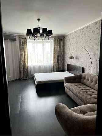 Шикарна однокімнатна квартира по вул. Йорданська Киев