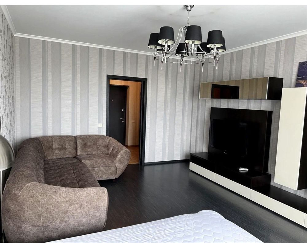 Шикарна однокімнатна квартира по вул. Йорданська Киев - изображение 1