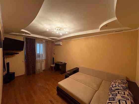 Оренда 1к квартири (+паркомісце) вул. Наумова 66 Киев