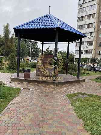 Продам 3-кімнатну квартиру в Святошинському районі Киев