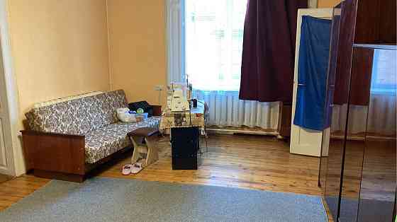 Продаж квартири ( або приватного будинку-окремо ) в центрі міста Берегове