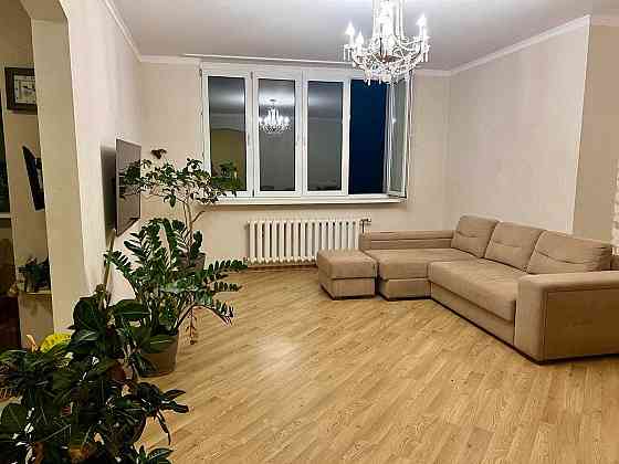 Продаж 3-к. квартира в ЖК Корона, Срібнокільська 1, Позняки Киев