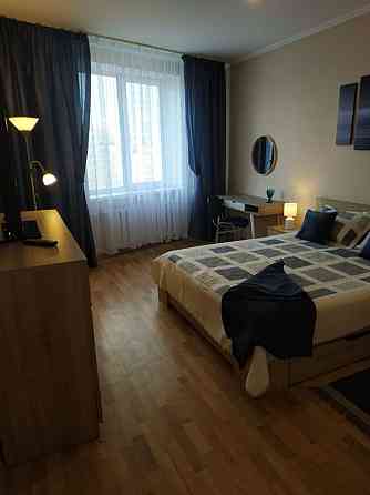 Оренда 3кв. 102м. Вул. АхматовоЇ 45 Метро 10 хв  пішки .ТРЦ RIVER MALL Киев