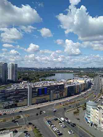 Оренда 3кв. 102м. Вул. АхматовоЇ 45 Метро 10 хв  пішки .ТРЦ RIVER MALL Киев