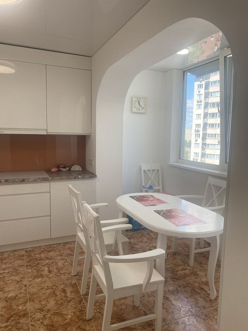 Позняки, вул. Мишуги 11; євроремонт, метро 5 хвилин, КОМІСІЯ 25% Киев - изображение 1