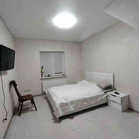 Здам  1 кв в новобуді  в центрі на короткий або тривалий термін Житомир