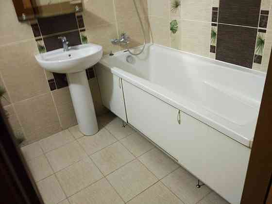 Здам  1 кв в новобуді  в центрі на короткий або тривалий термін Житомир