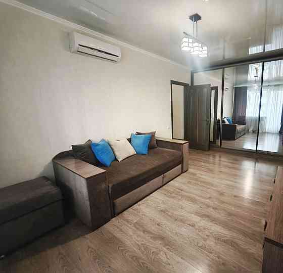 Сдам долгосросрочно 1 комн. Высоцкого/Сахарова. Газ. Одесса