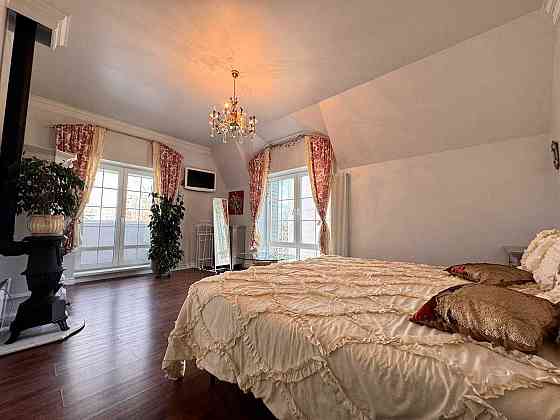 Продаж квартири в чудовому районі по вул.Куликівська з гаражем Львов