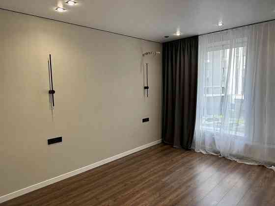 Продам 1-кімнатну з новим ремонтом в ЖК Емоція/Хотів (Чабани) Хотов