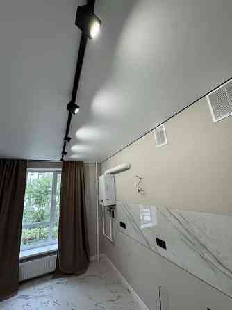 Продам 1-кімнатну з новим ремонтом в ЖК Емоція/Хотів (Чабани) Хотов