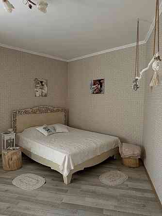 Продаж 2-к квартира 91 м2 З СУЧАСНИМ РЕМОНТОМ і МЕБЛЯМИ в центрі Бучі Буча