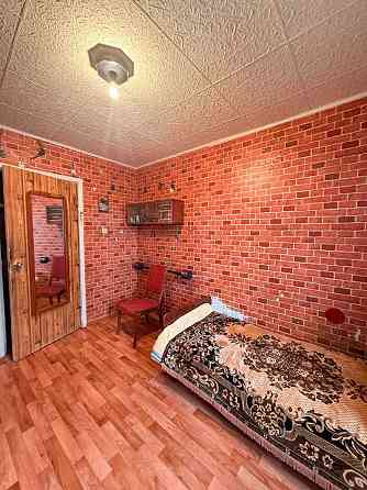 Продам 4 комнатную квартиру в жилом состоянии на В.Шума Черноморск