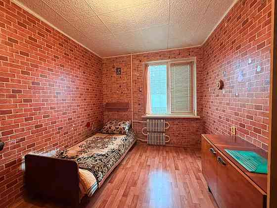 Продам 4 комнатную квартиру в жилом состоянии на В.Шума Черноморск