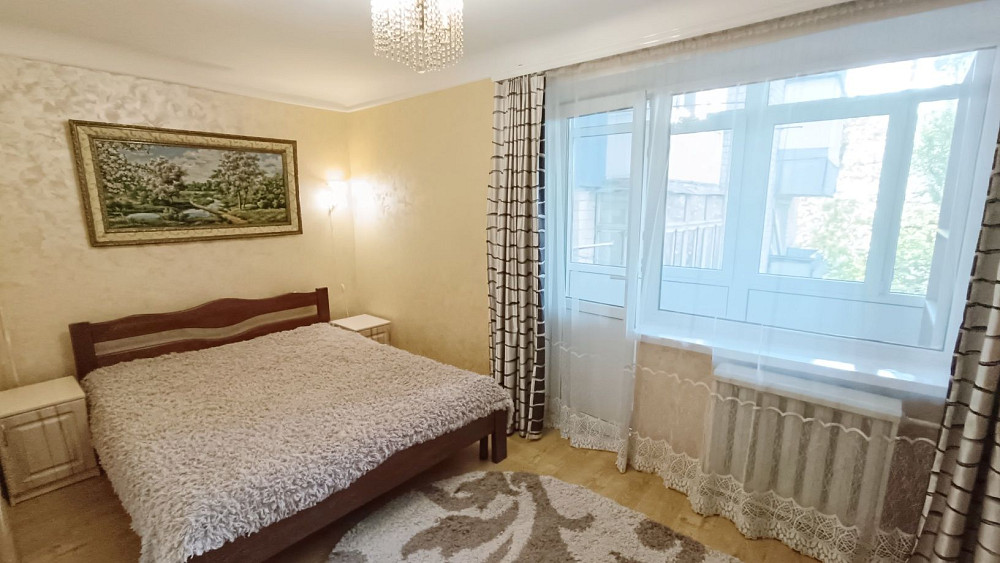 Оренда 3 км квартири в районі Майдану. Черновцы - изображение 1