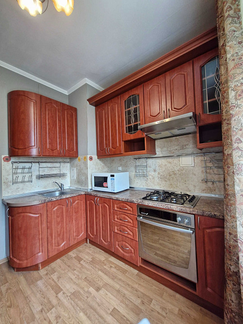 Оренда 2к квартири Харківське шосе 13, сталінка Київ - зображення 1