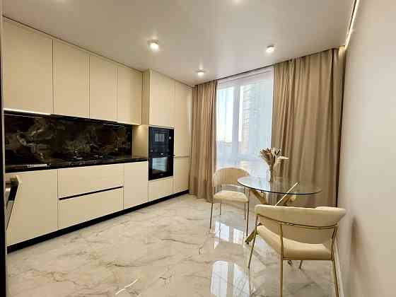 Оренда півторачка 40м ЖК Фемелі Плаза Центр Благо Івано-Франківськ