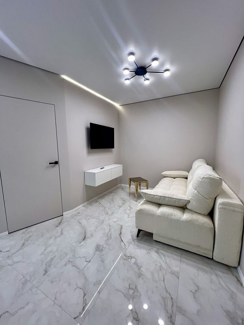 Оренда півторачка 40м ЖК Фемелі Плаза Центр Благо Івано-Франківськ - зображення 3