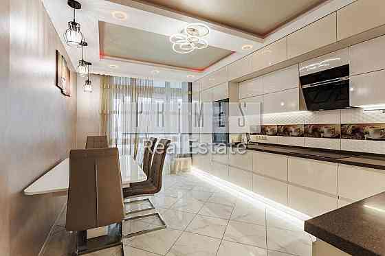 Продаж  просторої 3 кімнатної квартири  79.30 м2  в ЖК Володимирський Киев