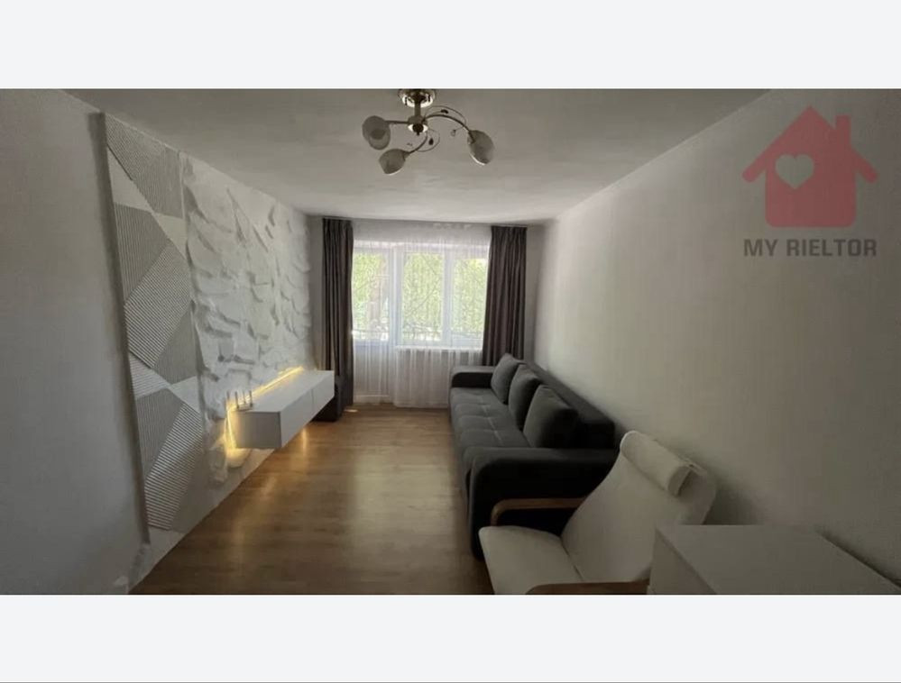 Продаж 1-кімнатної квартири в центрі міста Ужгород - изображение 1