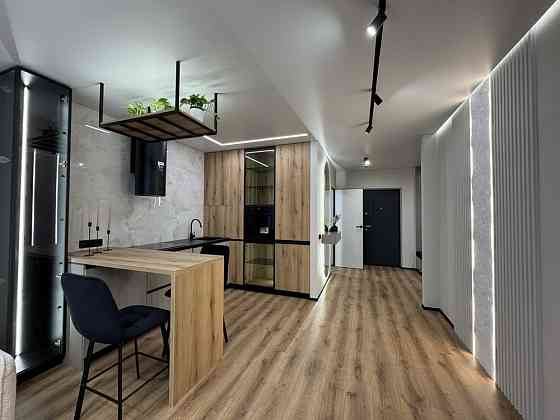 Вишукана,простора однокімнатна на березі озера Ивано-Франковск