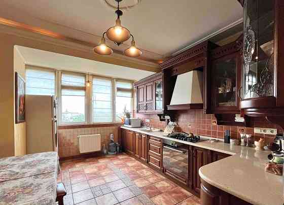 Оренда 4 кім квартири вул.Наукова в Новобудові з Джакузі Львов