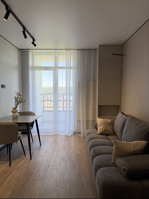 Продається дуже стильна квартира, сучасний ремонт. Поряд Набережна Ирпень - изображение 1