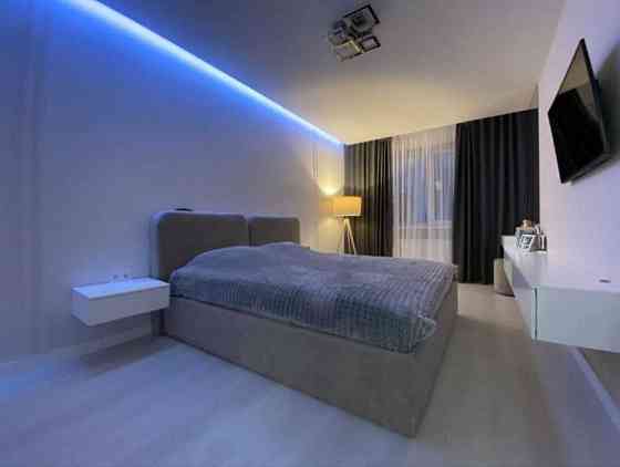 Сучасна 3-кімнатна На Щасливому! Гарний вигляд на озеро Рівне