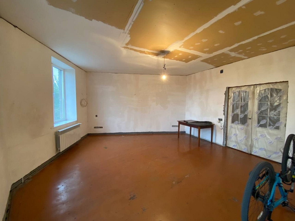 Продается двухкомнатная сталинка с автономкой на ЮГОКе Кривой Рог - изображение 2