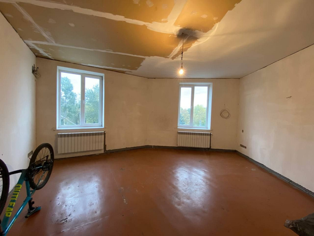 Продается двухкомнатная сталинка с автономкой на ЮГОКе Кривой Рог - изображение 1