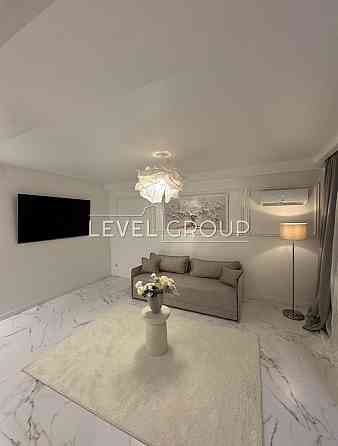 Продаж стильної 1-кімнатної квартири біля Цирку та універмагу Україна! Киев