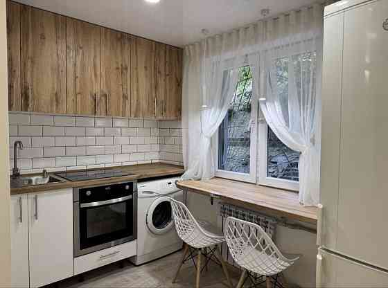 Продам 1 комнатную Черемушки Украина Кам`янське (Запорізька обл.)