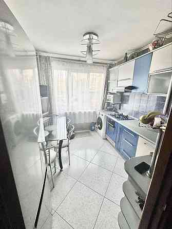 Трикімнатна квартира у чистому житловому стані Львов