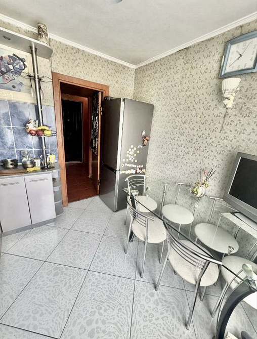 Трикімнатна квартира у чистому житловому стані Львов - изображение 2